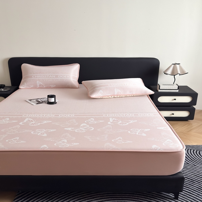 91家纺网 家纺一手货源 找家纺 九花鹿 2025新款A类PE凉感提花床笠款冰丝凉席软凉席可机洗可水洗 蝶舞（浅粉）