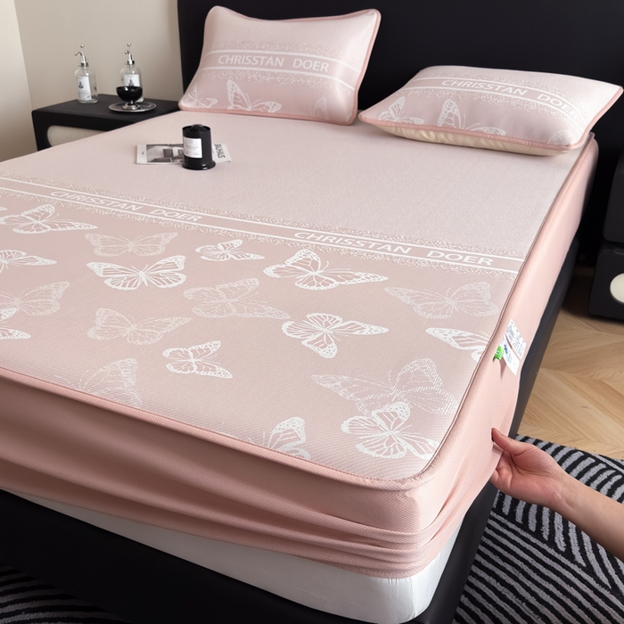 91家纺网 家纺一手货源 找家纺 九花鹿 2025新款A类PE凉感提花床笠款冰丝凉席软凉席可机洗可水洗 蝶舞（浅粉）