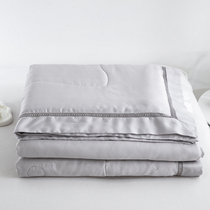 91家纺网 家纺一手货源 找家纺 鲁爱家纺供货 2025新款天丝夏被 慕斯-太空灰