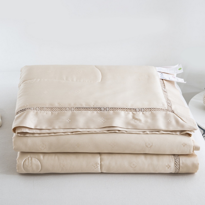 91家纺网 家纺一手货源 找家纺 鲁爱家纺供货 2025新款天丝夏被 慕斯-香槟金