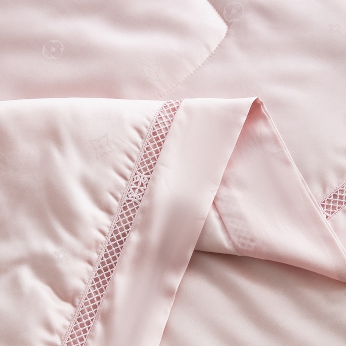 91家纺网 家纺一手货源 找家纺 鲁爱家纺供货 2025新款天丝夏被 慕斯-玉颜粉