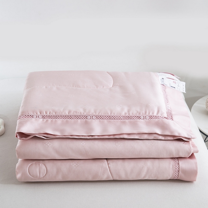 91家纺网 家纺一手货源 找家纺 鲁爱家纺供货 2025新款天丝夏被 慕斯-玉颜粉