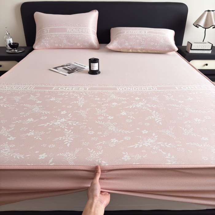 91家纺网 家纺一手货源 找家纺 九花鹿 2025新款A类PE凉感提花床笠款冰丝凉席软凉席可机洗可水洗 花梦（浅粉）