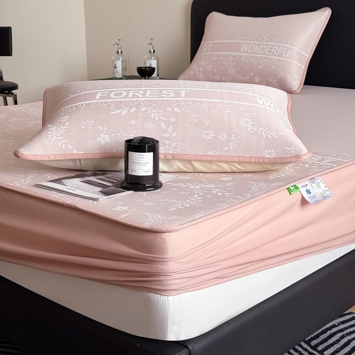 91家纺网 家纺一手货源 找家纺 九花鹿 2025新款A类PE凉感提花床笠款冰丝凉席软凉席可机洗可水洗 花梦（浅粉）