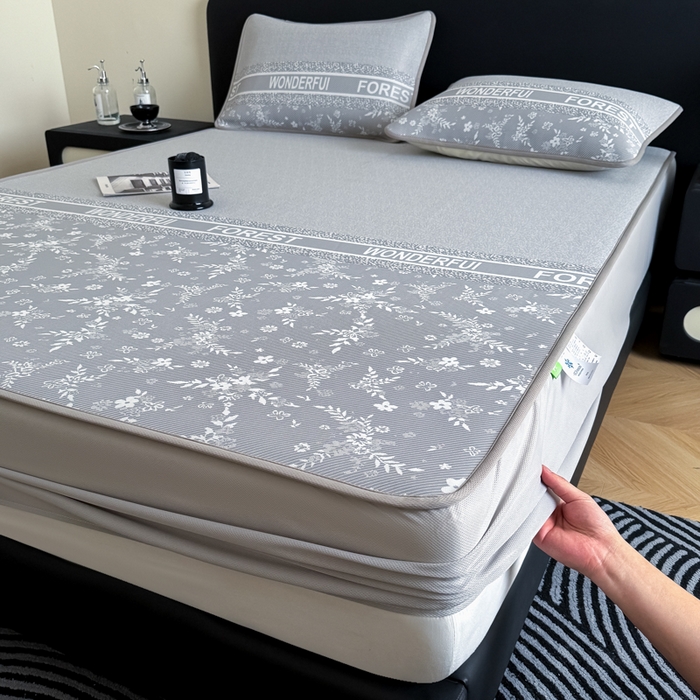 91家纺网 家纺一手货源 找家纺 九花鹿 2025新款A类PE凉感提花床笠款冰丝凉席软凉席可机洗可水洗 花梦（绅士灰）