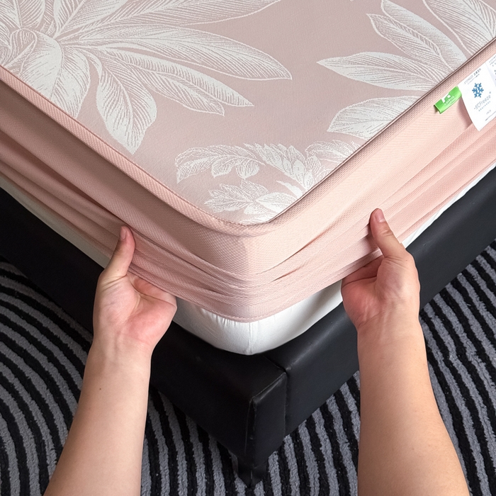 91家纺网 家纺一手货源 找家纺 九花鹿 2025新款A类PE凉感提花床笠款冰丝凉席软凉席可机洗可水洗 盆栽（樱花粉）