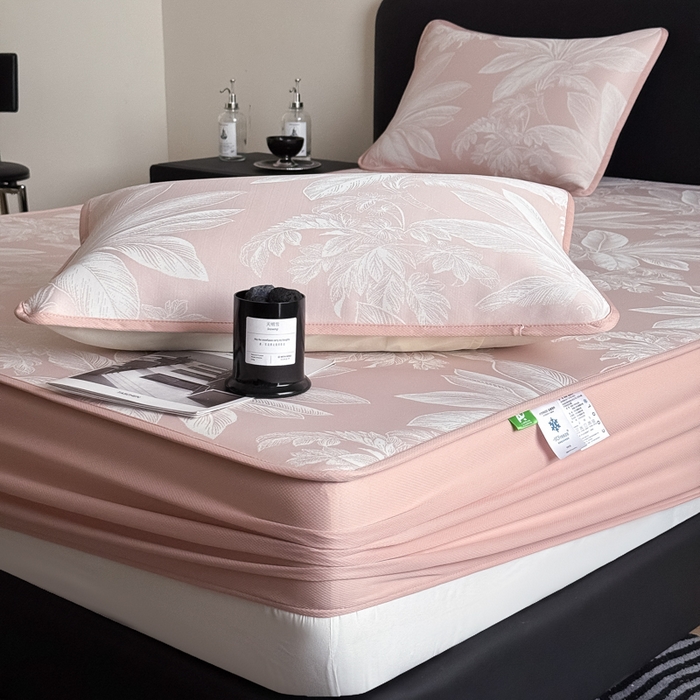 91家纺网 家纺一手货源 找家纺 九花鹿 2025新款A类PE凉感提花床笠款冰丝凉席软凉席可机洗可水洗 盆栽（樱花粉）