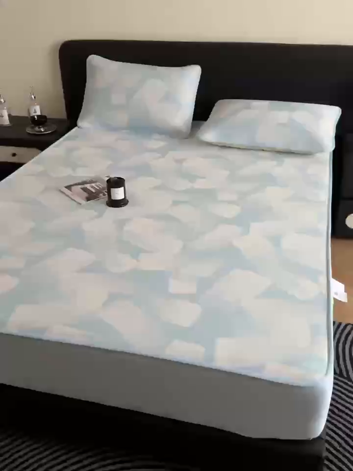 91家纺网 家纺一手货源 找家纺 九花鹿 2025新款A类PE凉感提花床笠款冰丝凉席软凉席可机洗可水洗 速写（天空蓝）