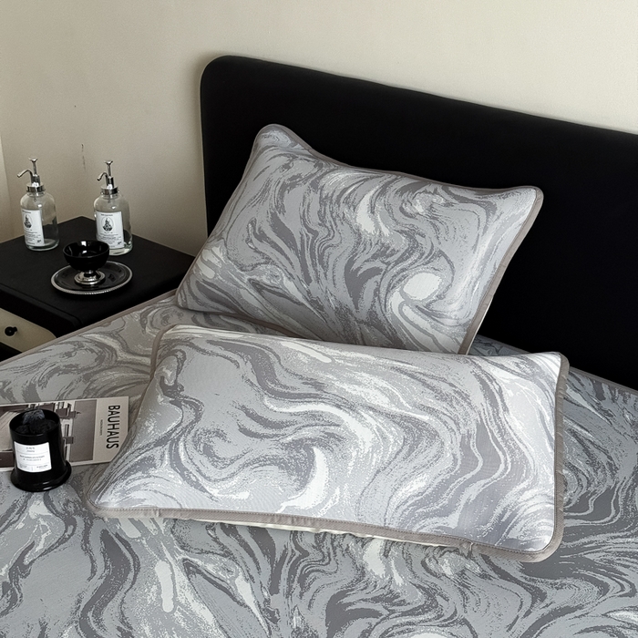 91家纺网 家纺一手货源 找家纺 九花鹿 2025新款A类PE凉感提花床笠款冰丝凉席软凉席可机洗可水洗 西里（绅士灰）