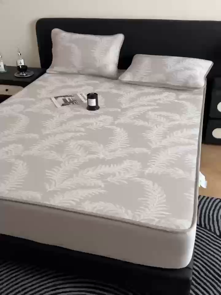 91家纺网 家纺一手货源 找家纺 九花鹿 2025新款A类PE凉感提花床笠款冰丝凉席软凉席可机洗可水洗 雪松之境（米灰）