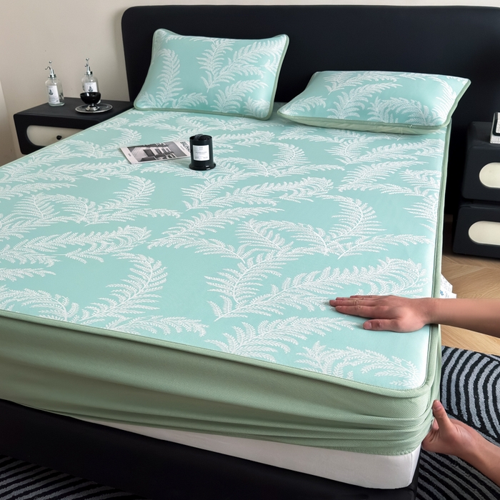 91家纺网 家纺一手货源 找家纺 九花鹿 2025新款A类PE凉感提花床笠款冰丝凉席软凉席可机洗可水洗 雪松之境（青绿）