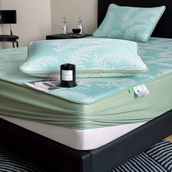 91家纺网 家纺一手货源 找家纺 九花鹿 2025新款A类PE凉感提花床笠款冰丝凉席软凉席可机洗可水洗 雪松之境（青绿）