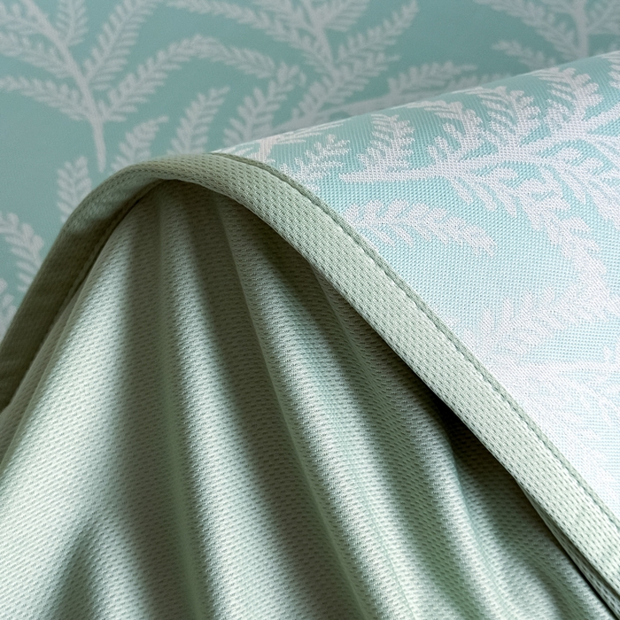 91家纺网 家纺一手货源 找家纺 九花鹿 2025新款A类PE凉感提花床笠款冰丝凉席软凉席可机洗可水洗 雪松之境（青绿）