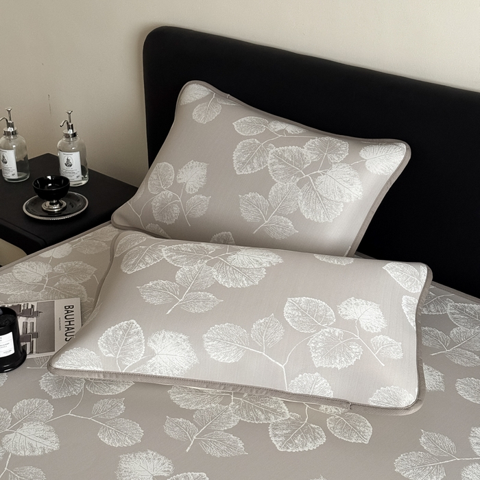 91家纺网 家纺一手货源 找家纺 九花鹿 2025新款A类PE凉感提花床笠款冰丝凉席软凉席可机洗可水洗 叶语（米灰）