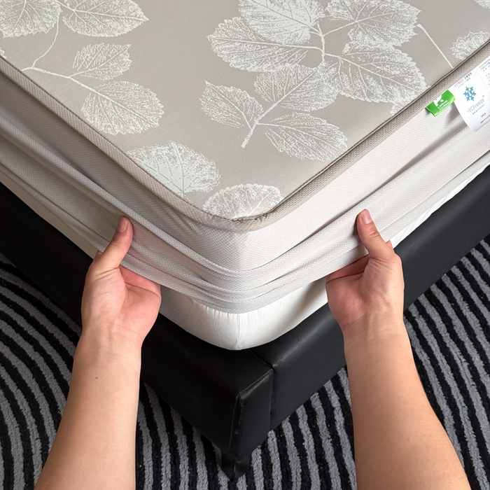 91家纺网 家纺一手货源 找家纺 九花鹿 2025新款A类PE凉感提花床笠款冰丝凉席软凉席可机洗可水洗 叶语（米灰）