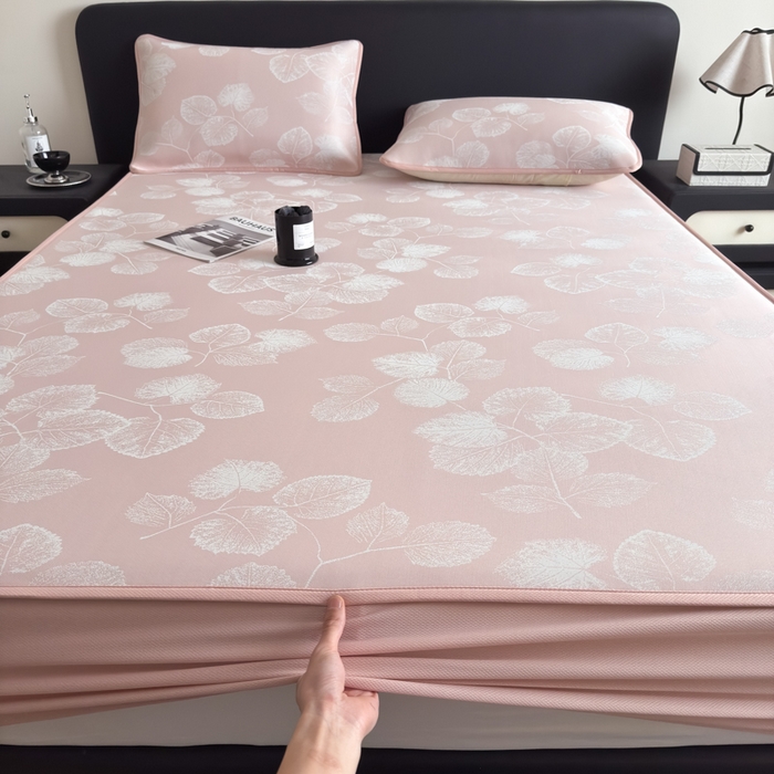91家纺网 家纺一手货源 找家纺 九花鹿 2025新款A类PE凉感提花床笠款冰丝凉席软凉席可机洗可水洗 叶语（樱花粉）