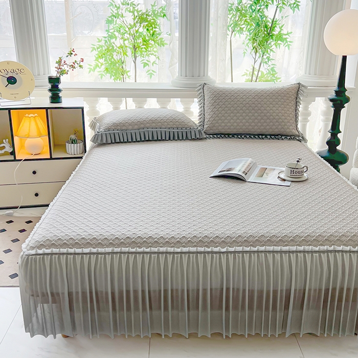 91家纺网 家纺一手货源 找家纺 乐居家纺 2025新款凉感凉豆豆凉席冰豆豆床裙系列 卡其