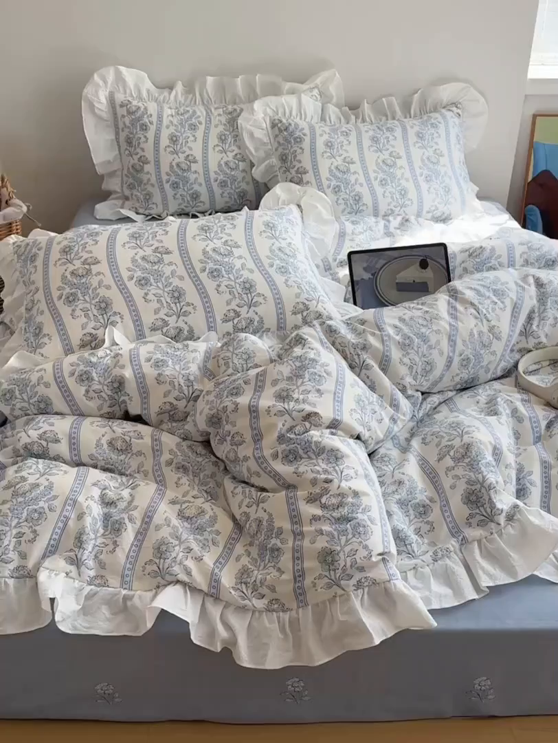 91家纺网 家纺一手货源 找家纺 六巷胡同 2025新款40支全棉韩式INS博主风小碎花花边四件套-风格二 觅夏