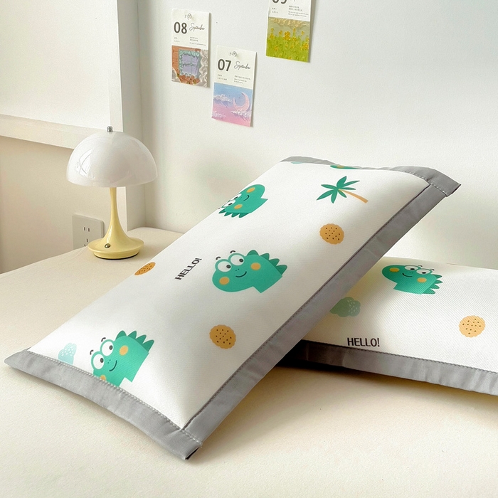 91家纺网 家纺一手货源 找家纺 乐秀家纺 2025春夏新款碳光冰丝儿童凉席枕套 恐龙伙伴