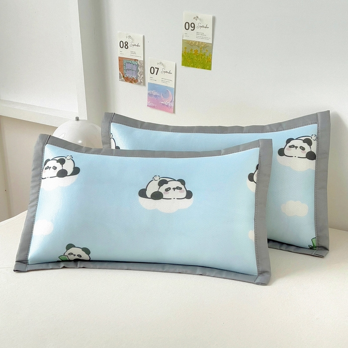 91家纺网 家纺一手货源 找家纺 乐秀家纺 2025春夏新款碳光冰丝儿童凉席枕套 云朵熊猫