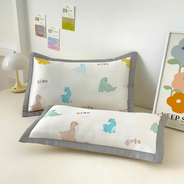 91家纺网 家纺一手货源 找家纺 乐秀家纺 2025春夏新款碳光冰丝儿童凉席枕套 炫彩恐龙