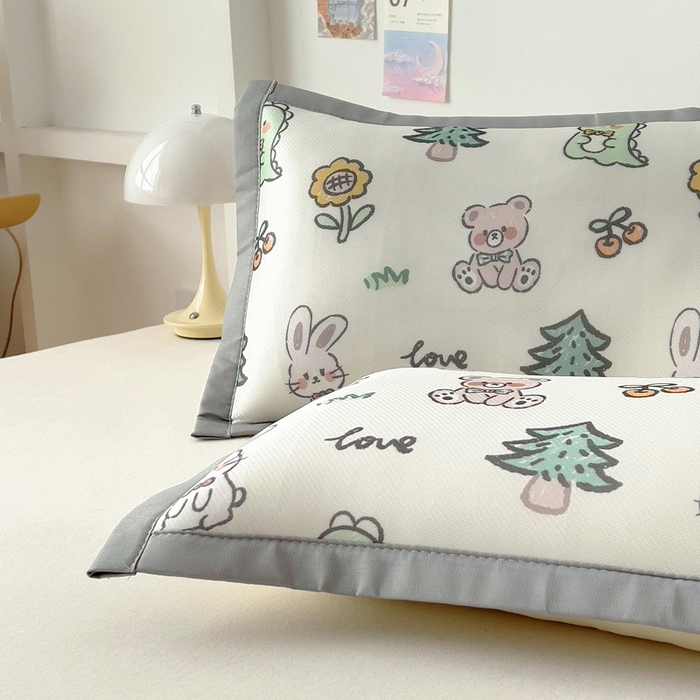 91家纺网 家纺一手货源 找家纺 乐秀家纺 2025春夏新款碳光冰丝儿童凉席枕套 动物花园