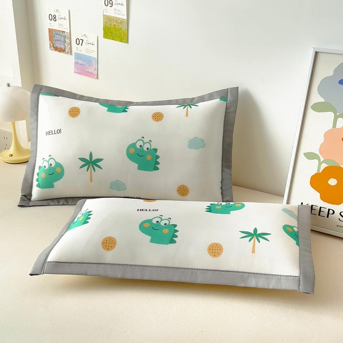 91家纺网 家纺一手货源 找家纺 乐秀家纺 2025春夏新款碳光冰丝儿童凉席枕套 恐龙伙伴