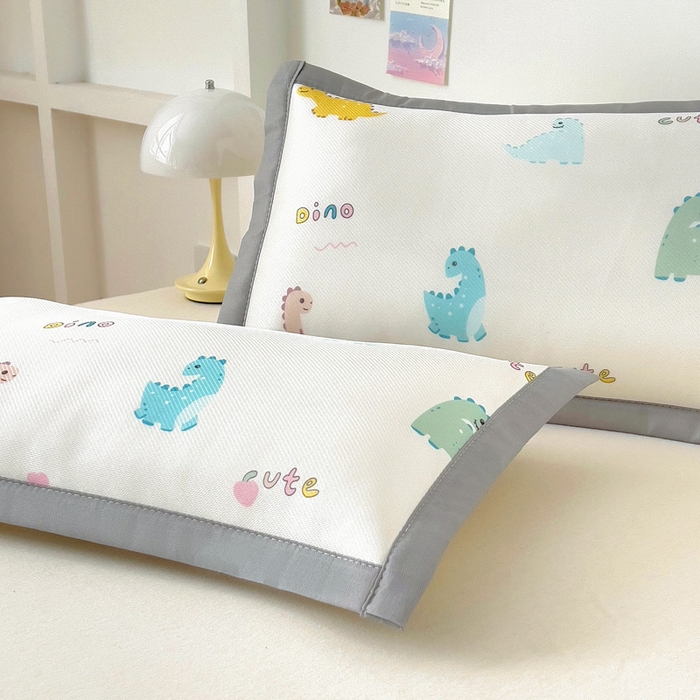 91家纺网 家纺一手货源 找家纺 乐秀家纺 2025春夏新款碳光冰丝儿童凉席枕套 炫彩恐龙