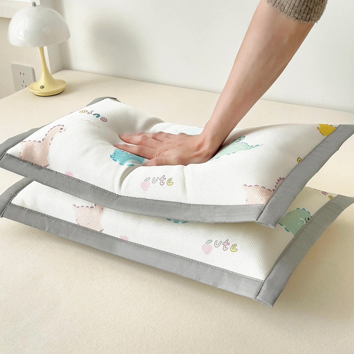 91家纺网 家纺一手货源 找家纺 乐秀家纺 2025春夏新款碳光冰丝儿童凉席枕套 炫彩恐龙