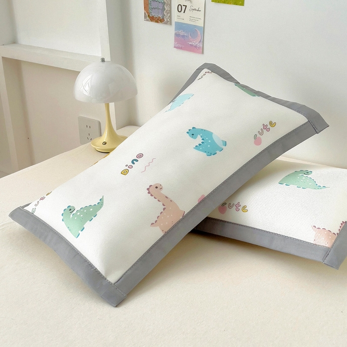 91家纺网 家纺一手货源 找家纺 乐秀家纺 2025春夏新款碳光冰丝儿童凉席枕套 炫彩恐龙