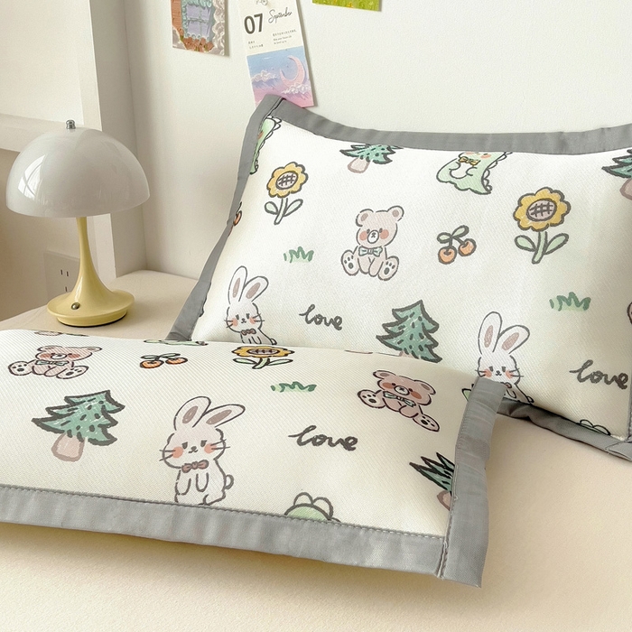 91家纺网 家纺一手货源 找家纺 乐秀家纺 2025春夏新款碳光冰丝儿童凉席枕套 动物花园