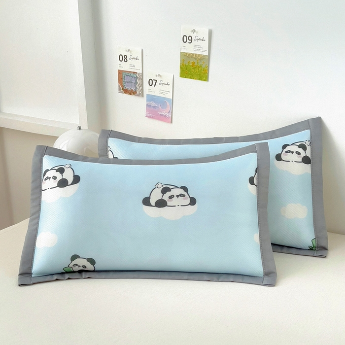 91家纺网 家纺一手货源 找家纺 乐秀家纺 2025春夏新款碳光冰丝儿童凉席枕套 云朵熊猫