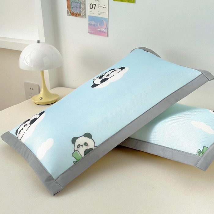 91家纺网 家纺一手货源 找家纺 乐秀家纺 2025春夏新款碳光冰丝儿童凉席枕套 云朵熊猫