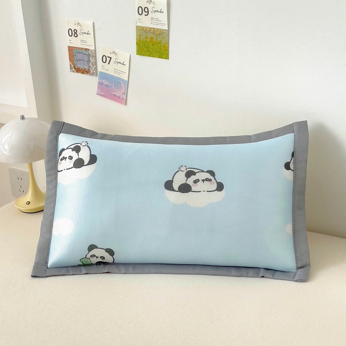 91家纺网 家纺一手货源 找家纺 乐秀家纺 2025春夏新款碳光冰丝儿童凉席枕套 云朵熊猫