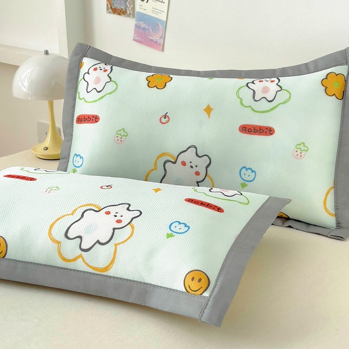 91家纺网 家纺一手货源 找家纺 乐秀家纺 2025春夏新款碳光冰丝儿童凉席枕套 神气小兔