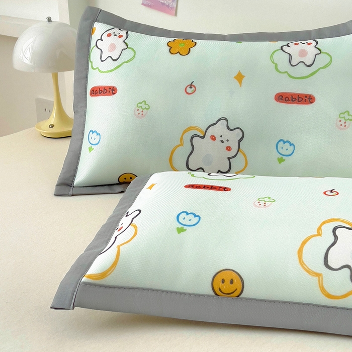 91家纺网 家纺一手货源 找家纺 乐秀家纺 2025春夏新款碳光冰丝儿童凉席枕套 神气小兔