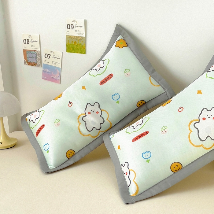 91家纺网 家纺一手货源 找家纺 乐秀家纺 2025春夏新款碳光冰丝儿童凉席枕套 神气小兔