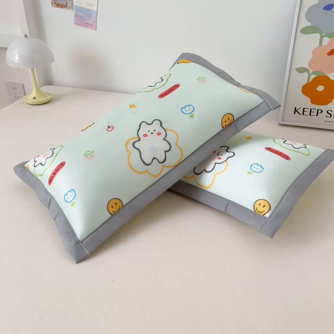 91家纺网 家纺一手货源 找家纺 乐秀家纺 2025春夏新款碳光冰丝儿童凉席枕套 神气小兔