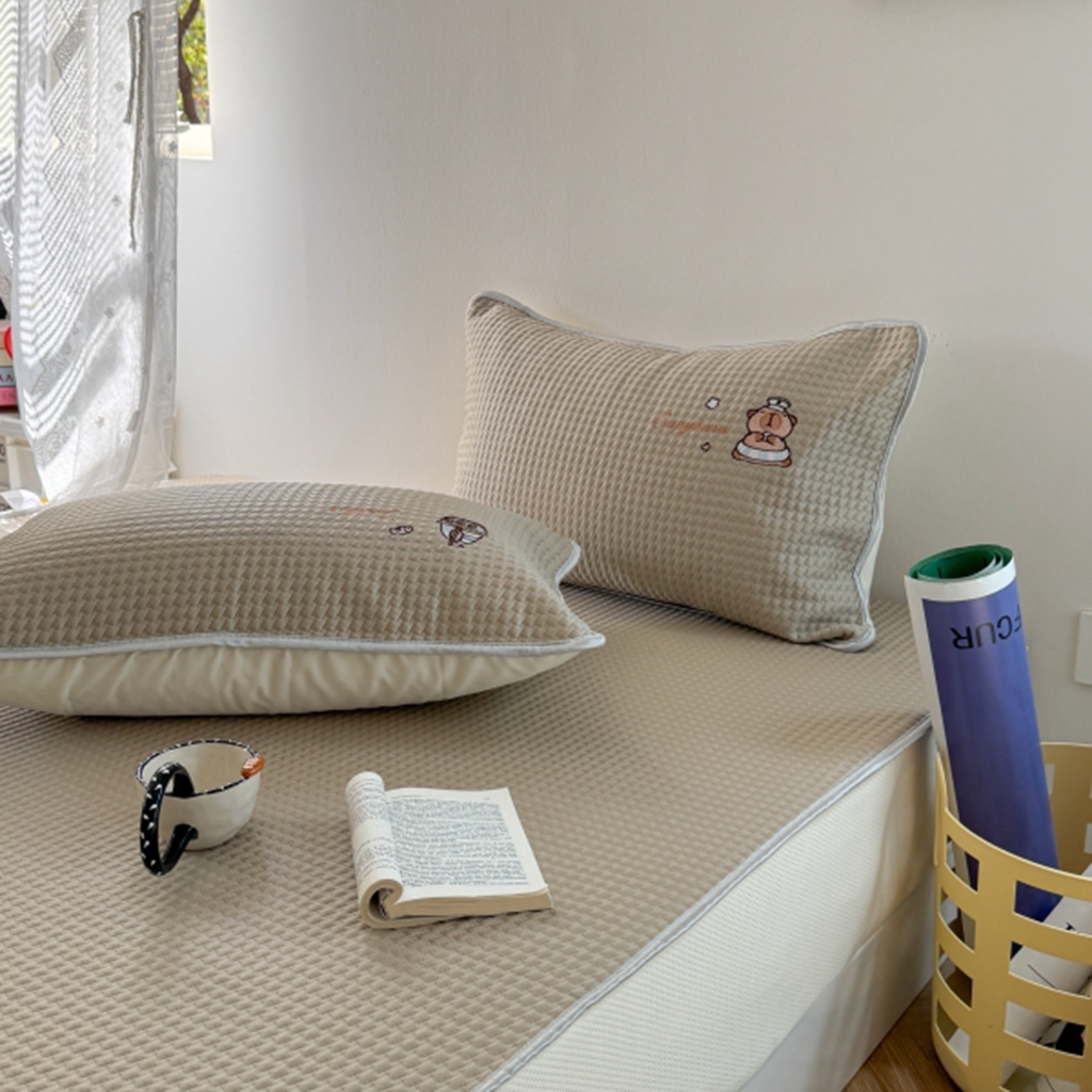 91家纺网 家纺一手货源 找家纺 柚子YOUTH 2025新款亲肤舒适冰豆豆凉感凉席席子 卡皮船长(绑带款）