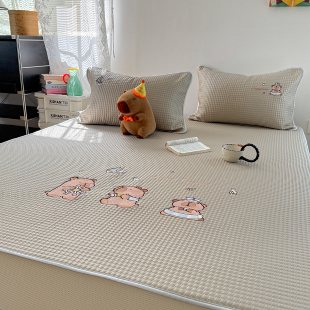 91家纺网 家纺一手货源 找家纺 柚子YOUTH 2025新款亲肤舒适冰豆豆凉感凉席席子 卡皮船长(绑带款）