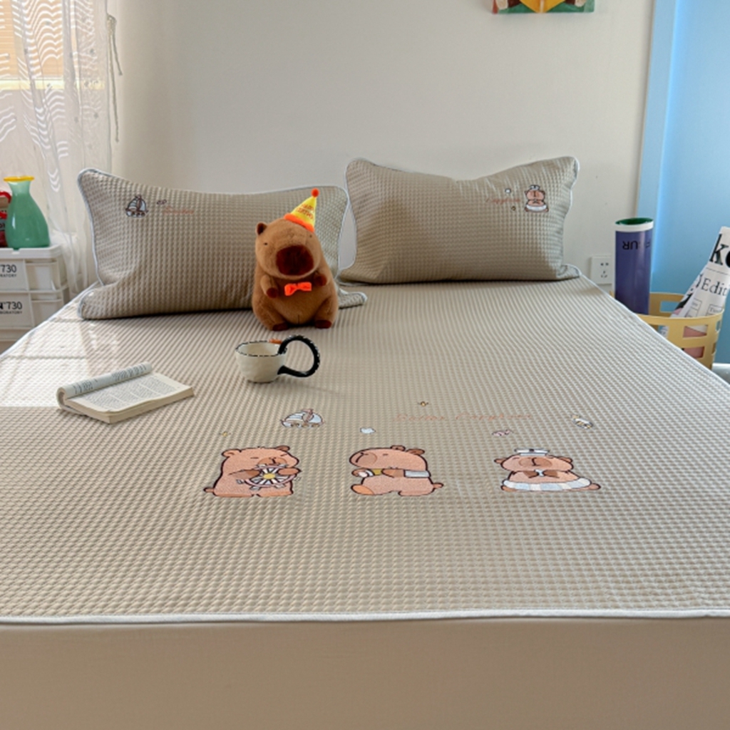 91家纺网 家纺一手货源 找家纺 柚子YOUTH 2025新款亲肤舒适冰豆豆凉感凉席席子 卡皮船长(绑带款）