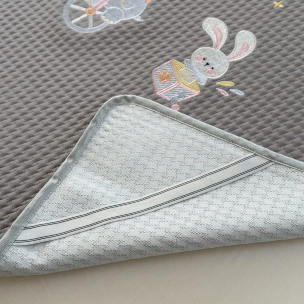 91家纺网 家纺一手货源 找家纺 柚子YOUTH 2025新款亲肤舒适冰豆豆凉感凉席席子 马戏团(绑带款）