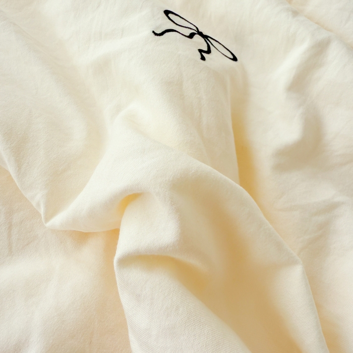 91家纺网 家纺一手货源 找家纺 米可 2025新款A类刺绣云朵棉夏被四件套 蝴蝶结-白