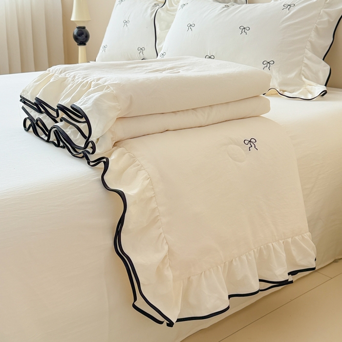 91家纺网 家纺一手货源 找家纺 米可 2025新款A类刺绣云朵棉夏被四件套 蝴蝶结-白