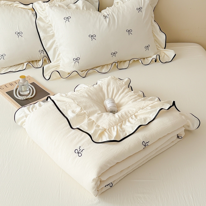 91家纺网 家纺一手货源 找家纺 米可 2025新款A类刺绣云朵棉夏被四件套 蝴蝶结-白