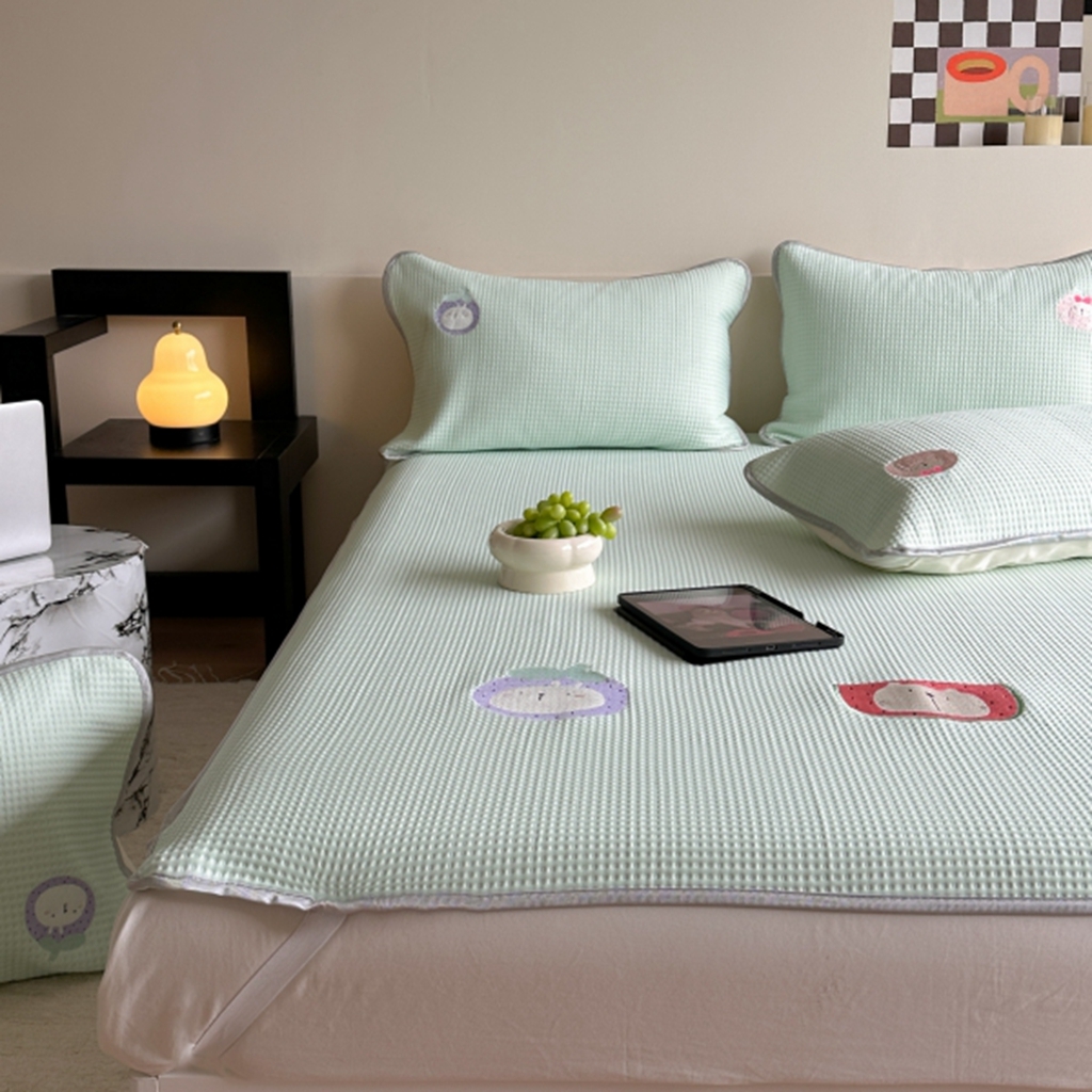 91家纺网 家纺一手货源 找家纺 柚子YOUTH 2025新款亲肤舒适冰豆豆凉感凉席席子 水果派对(绑带款）