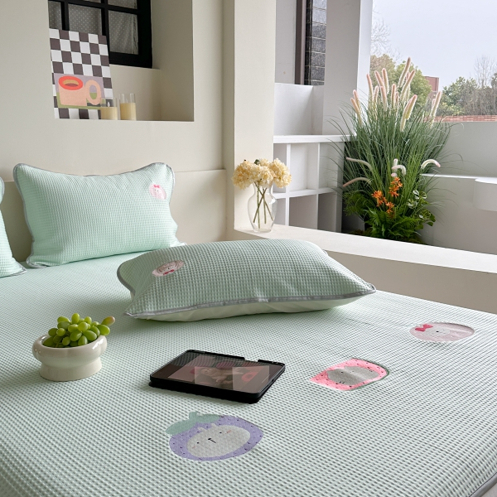 91家纺网 家纺一手货源 找家纺 柚子YOUTH 2025新款亲肤舒适冰豆豆凉感凉席席子 水果派对(绑带款）