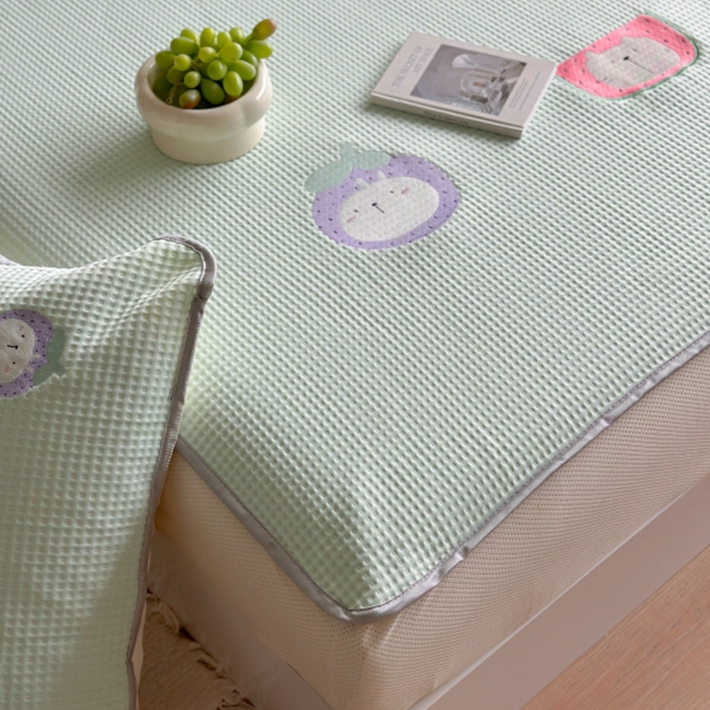 91家纺网 家纺一手货源 找家纺 柚子YOUTH 2025新款亲肤舒适冰豆豆凉感凉席席子 水果派对(绑带款）