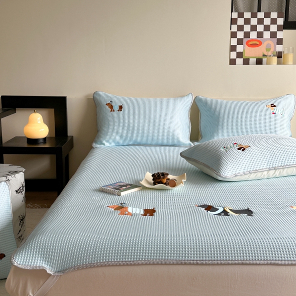 91家纺网 家纺一手货源 找家纺 柚子YOUTH 2025新款亲肤舒适冰豆豆凉感凉席席子 夏日小狗(绑带款）