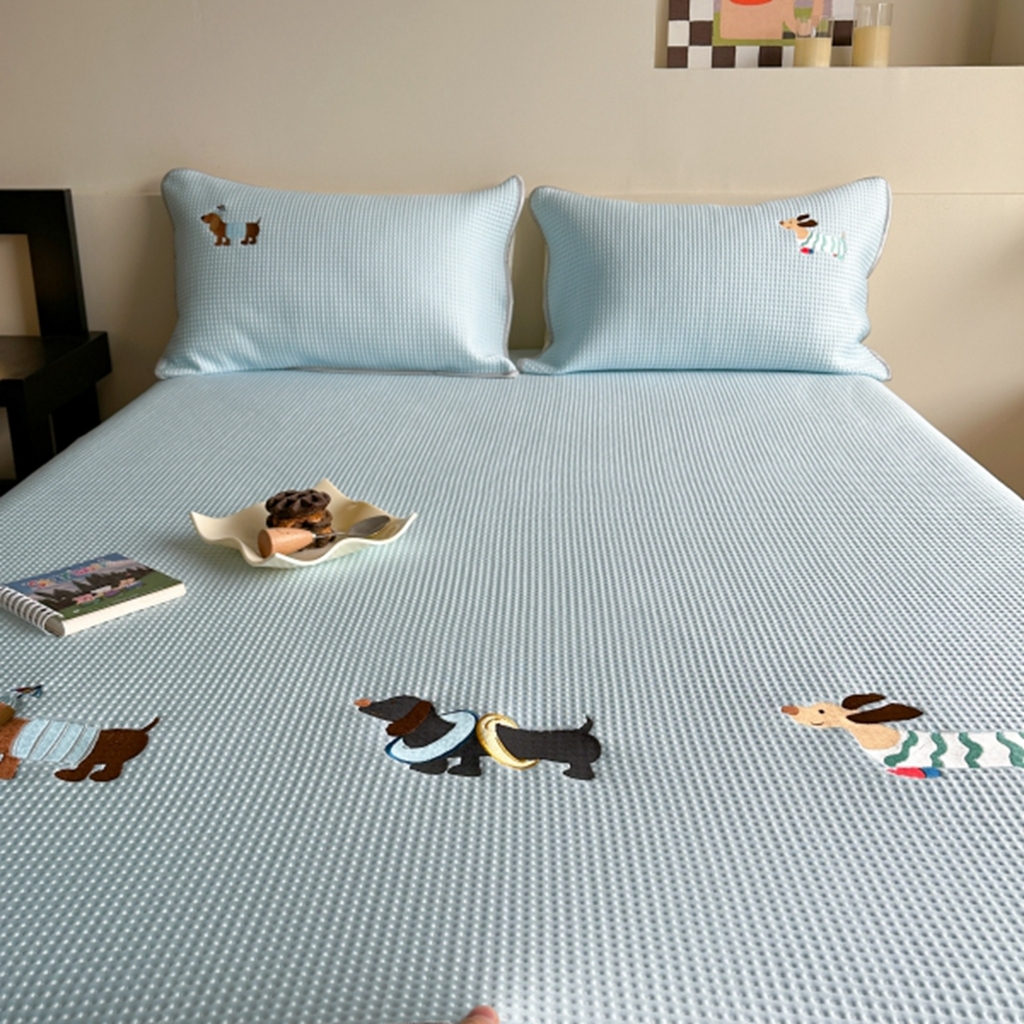 91家纺网 家纺一手货源 找家纺 柚子YOUTH 2025新款亲肤舒适冰豆豆凉感凉席席子 夏日小狗(绑带款）